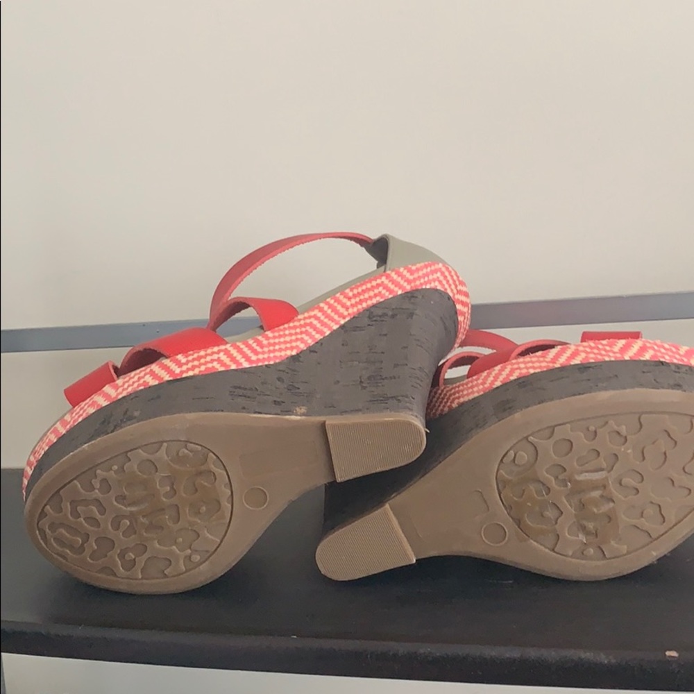 Red platform wedges - Picture 3 of 4